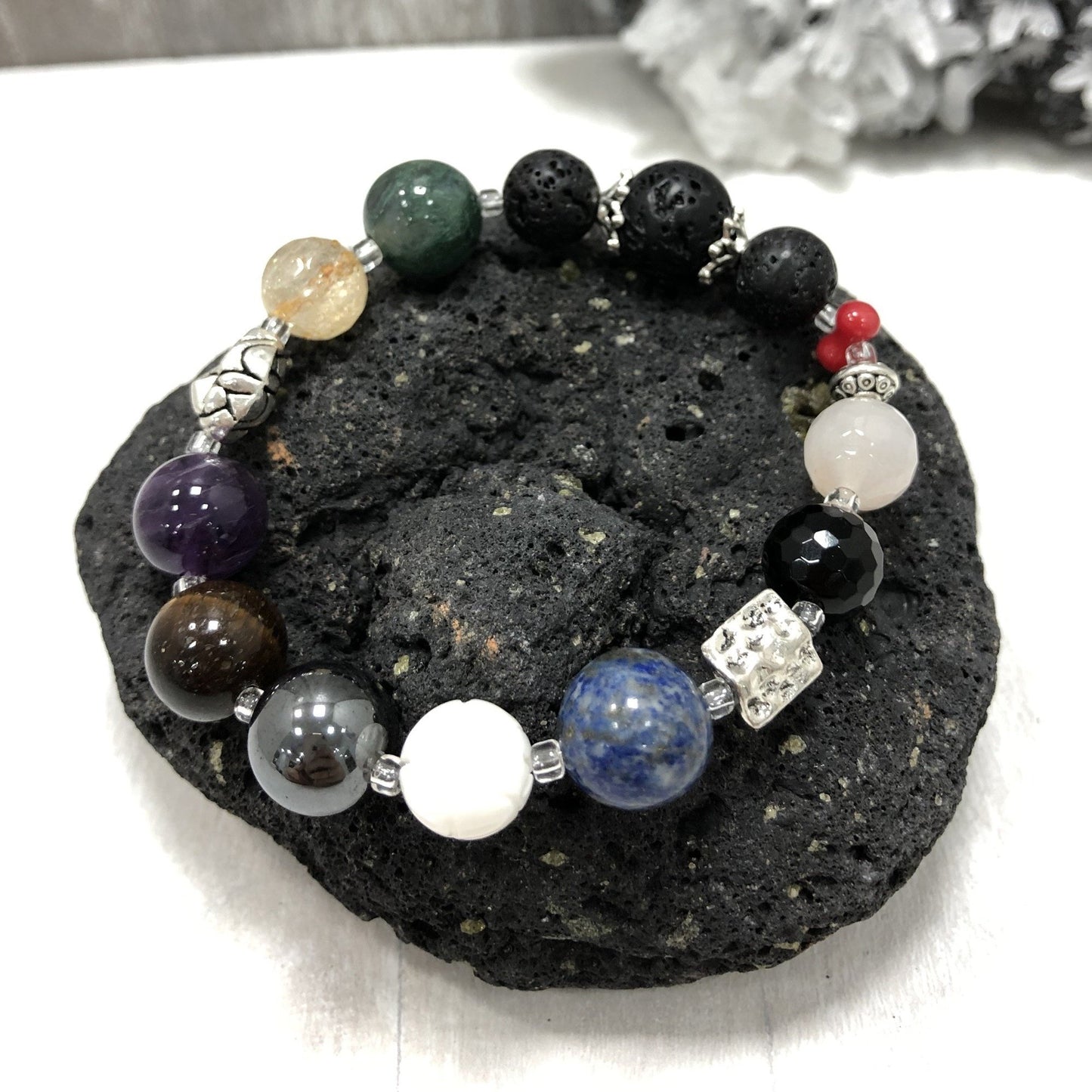 Pulseira com lava vulcânica